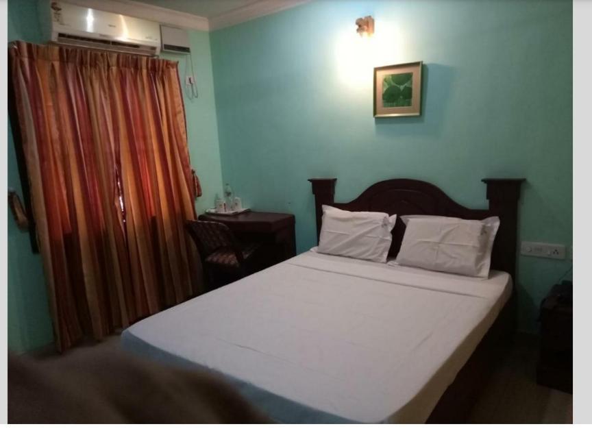 Hotel Priya Chengannur Zimmer foto