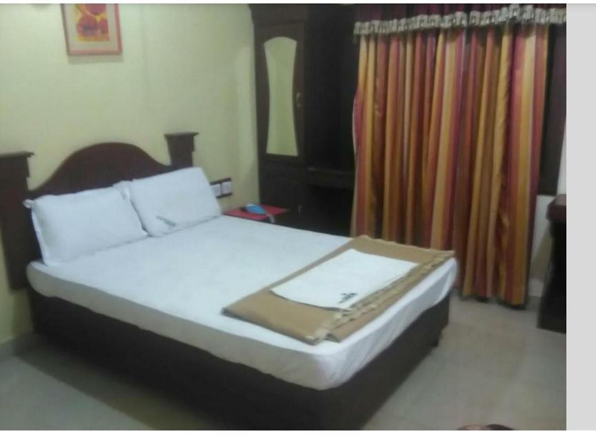 Hotel Priya Chengannur Exterior foto