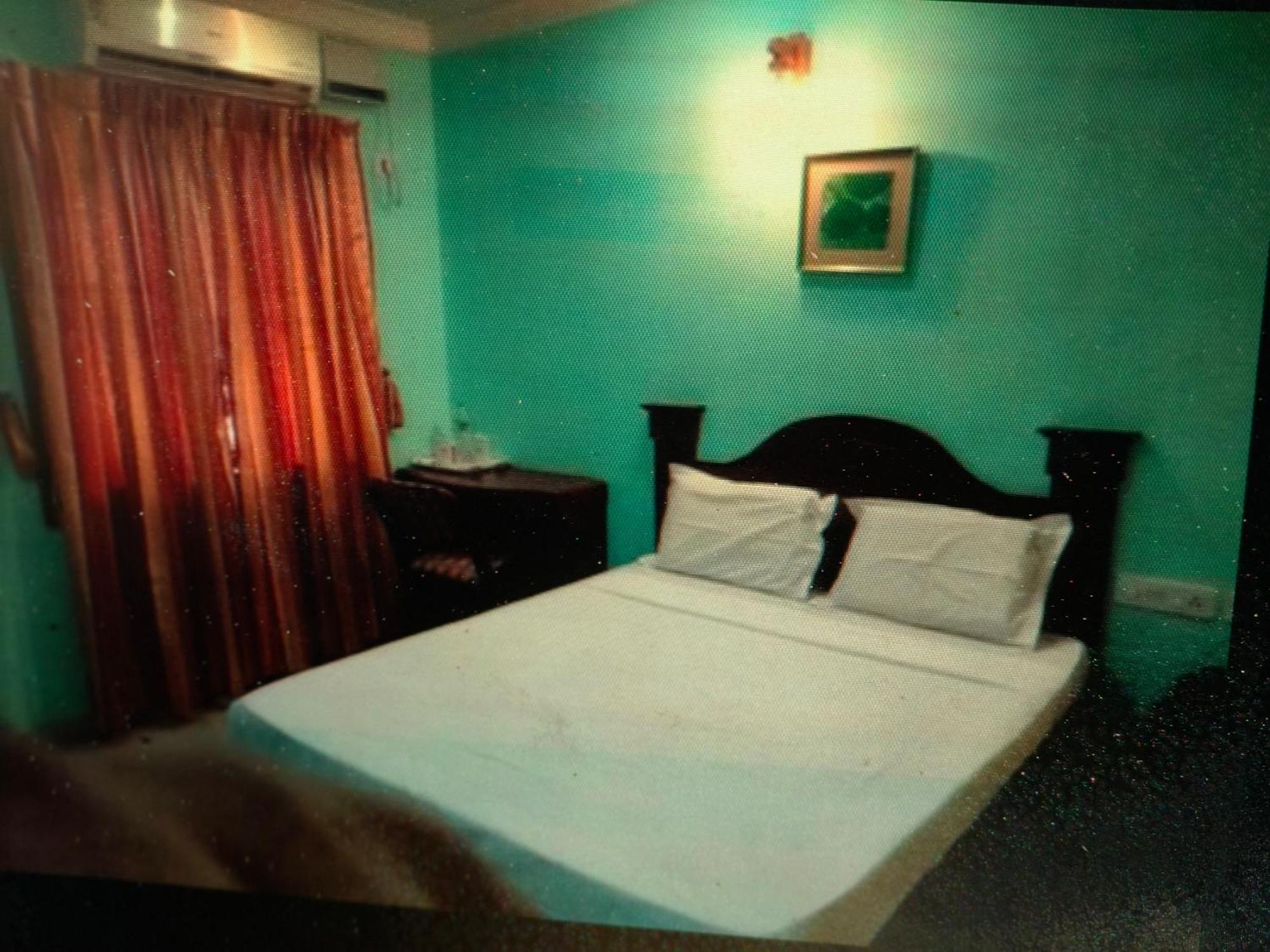 Hotel Priya Chengannur Exterior foto